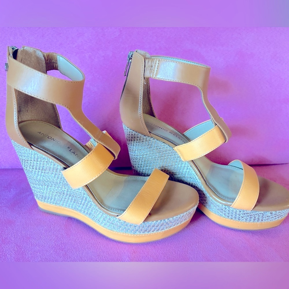 Antonio Melani Tan Leather Wedge T Strap Wedge Sandal Size 7 - Picture 5 of 14